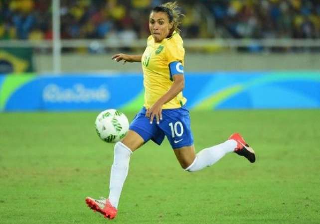 Top 10 Richest Female Soccer Players In 2021 | Football Money List